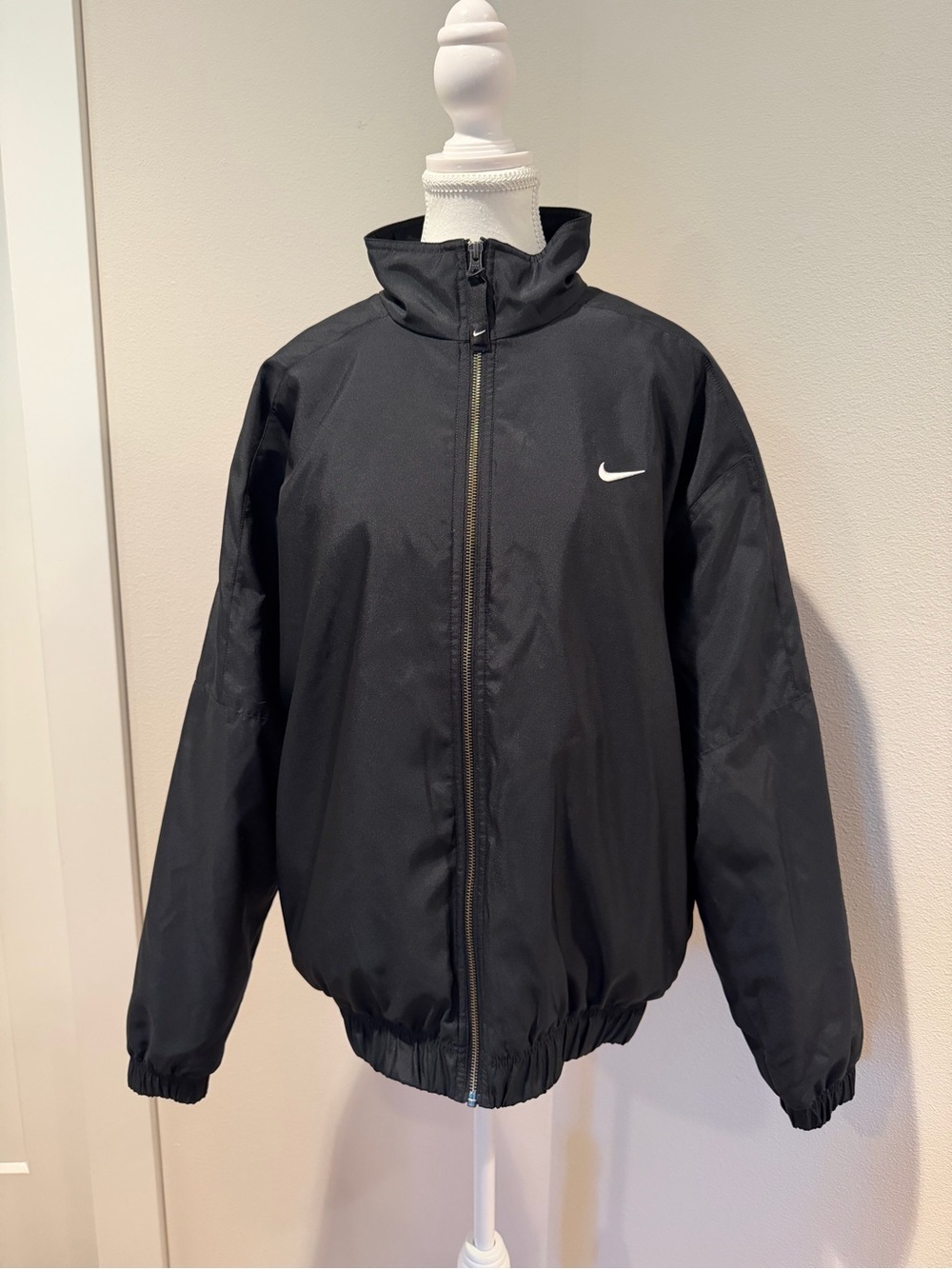 Nike Black Lightweight Oversized Women’s Windbreaker Jacket with White Swoosh